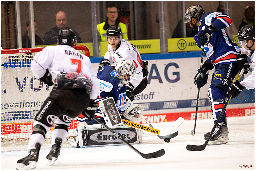 PENNY DEL;  Iserlohn Roosters - Kölner Haie; Iserlohn, 06.10.2022